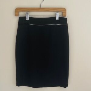 White House Black Market Black Textured Pencil Skirt with White Trim Size 00